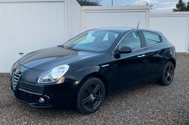 Alfa Romeo Giulietta Turismo Diesel 4,4l/100  Alu Navi SHZ