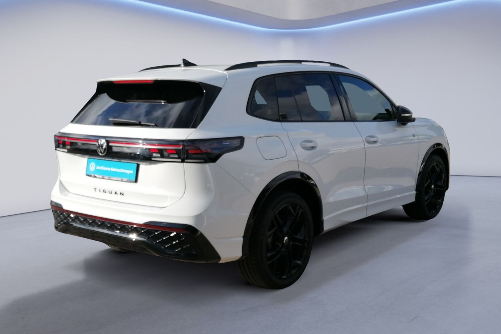 Tiguan 2.0 TDI DSG R-Line AHK+STHZ+PANO+MATRIX+