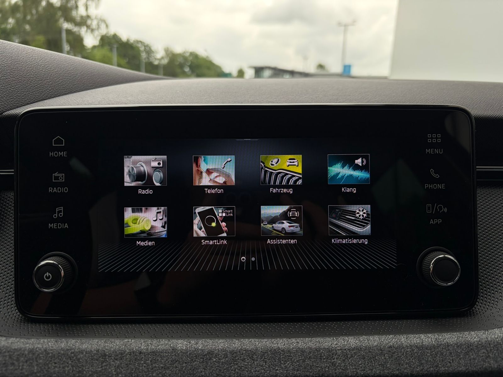 Fahrzeugabbildung SKODA Kamiq Balance 1.0 TSI DSG *Black Style,AHK,Matri