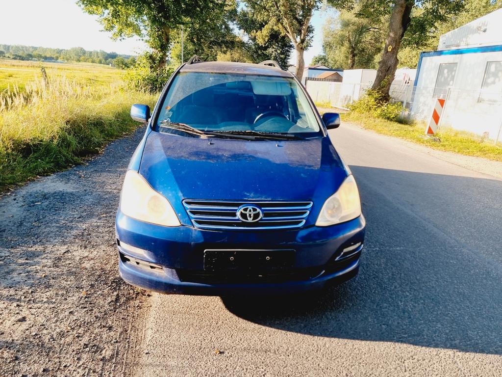 Toyota Avensis Verso