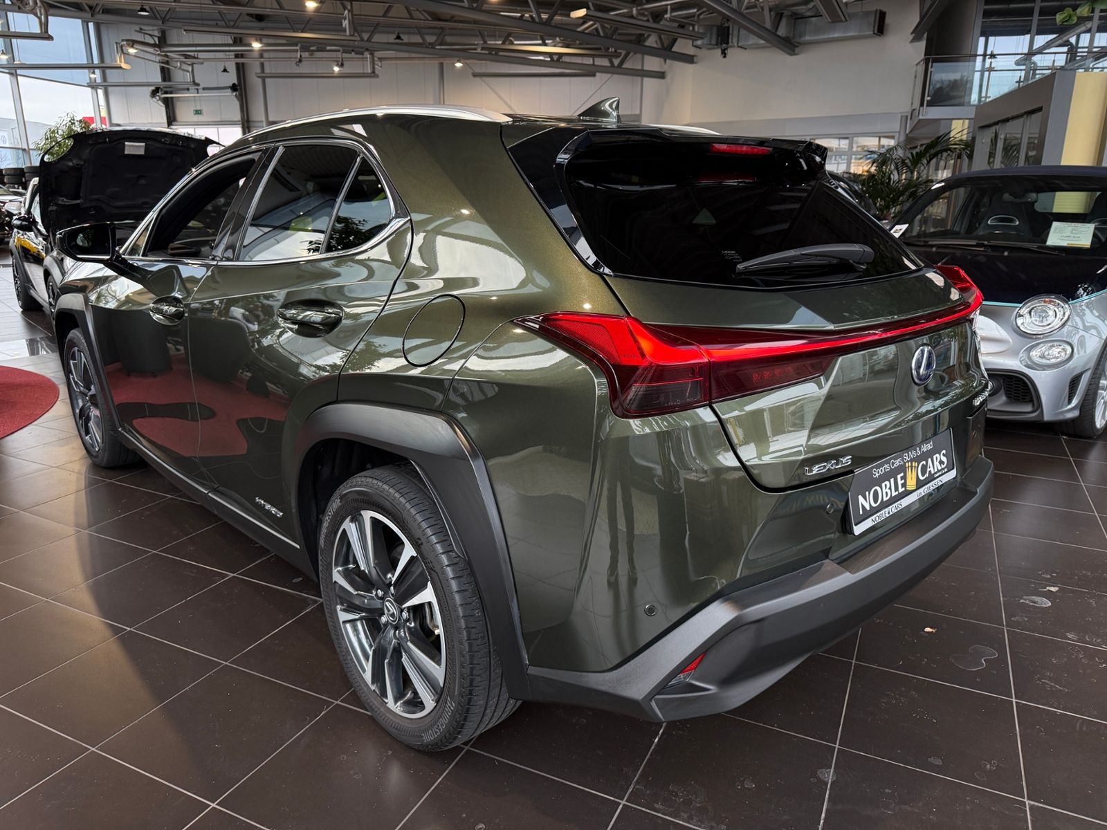 Fahrzeugabbildung Lexus UX 250h  Style Edition MY22 LED KAM DAB+