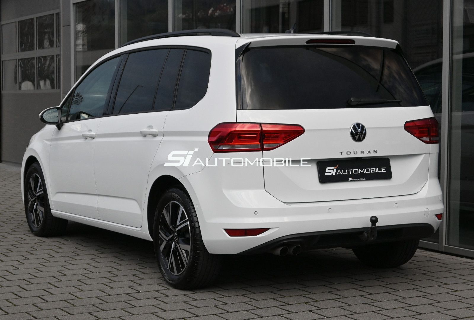 Fahrzeugabbildung Volkswagen Touran 2.0 TDI DSG °ACC°AHK°PANO°STANDHEIZ°7-SI°