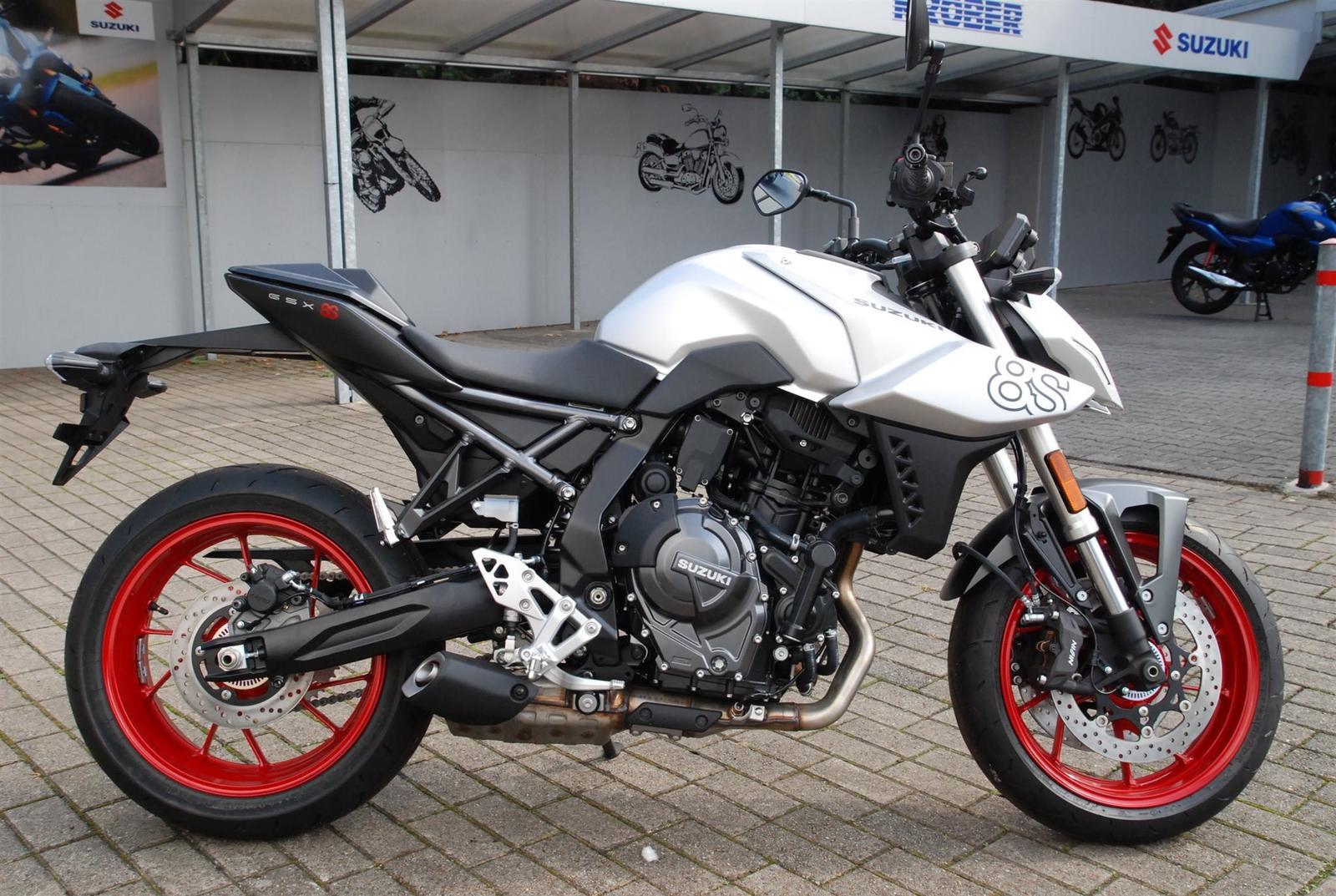 Suzuki GSX-8S Mit Sitzbankabdeckung. 4 Jahre Garantie