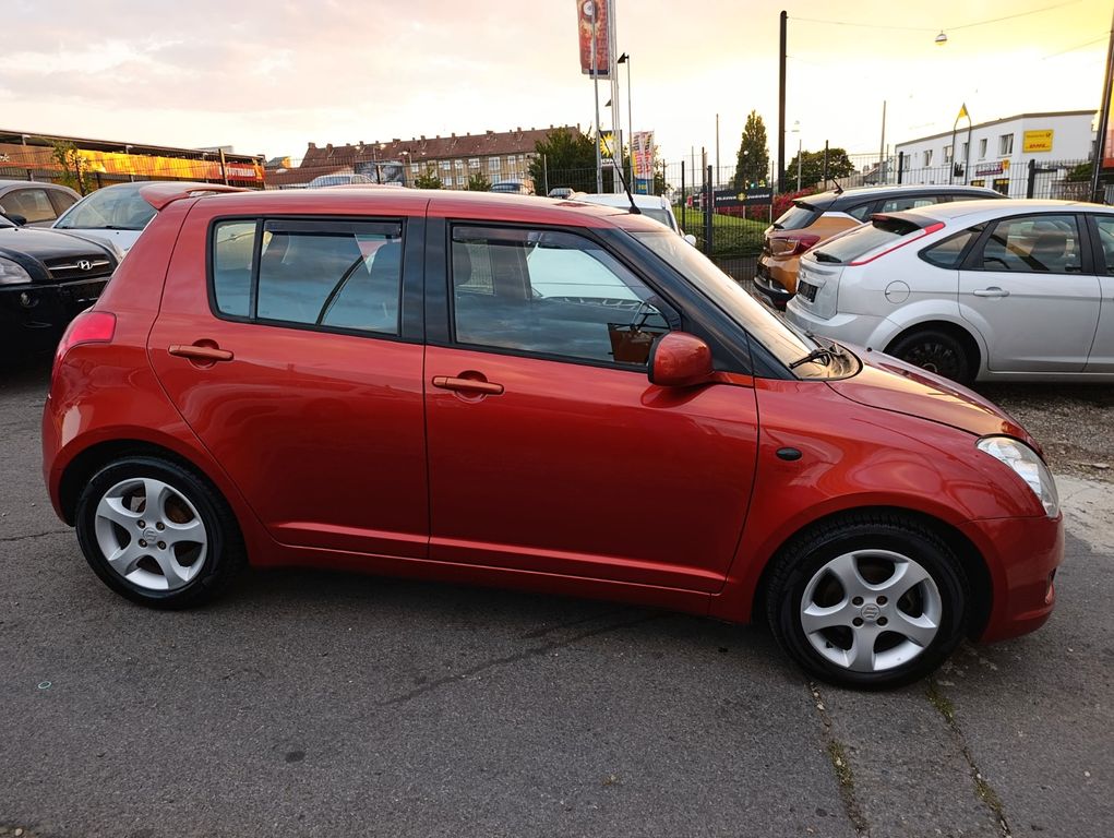 Suzuki Swift Lim. Club*NAVI*APPLE CAR PLAY*DAB*KLIMA*