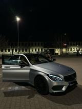 Mercedes-Benz 200 | C63 Umbau - Mercedes-Benz 200 mit Benzin-Antrieb: Limousine