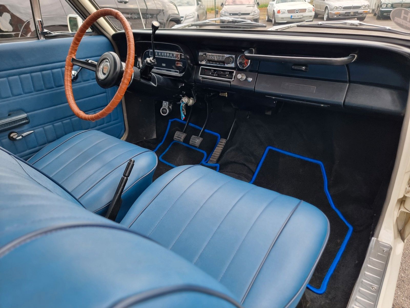 Fahrzeugabbildung Ford Taunus 12m P6/Einmalig schön+Kpl. restauriert