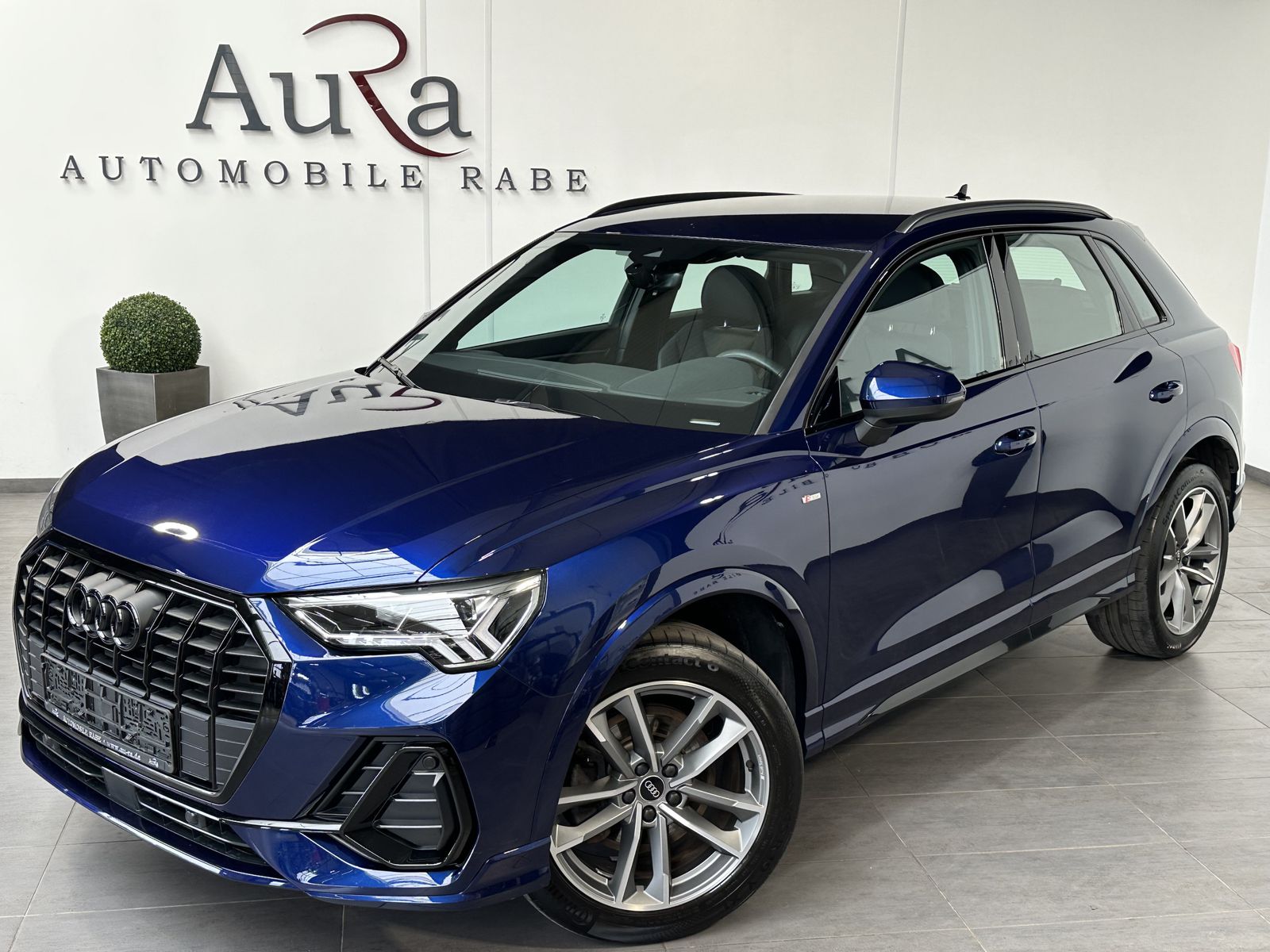 Fahrzeugabbildung Audi Q3 40 TFSI Qu S-Line Black NAV+LED+AHK+ACC+19ZO