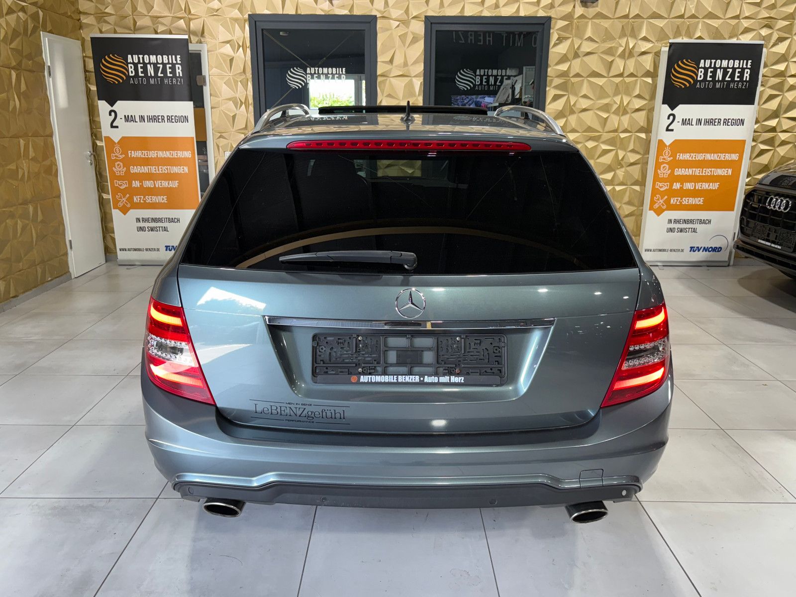 Fahrzeugabbildung Mercedes-Benz C 350 T-Modell CGI BlueEfficiency/PANO/NAVI/SHZ/