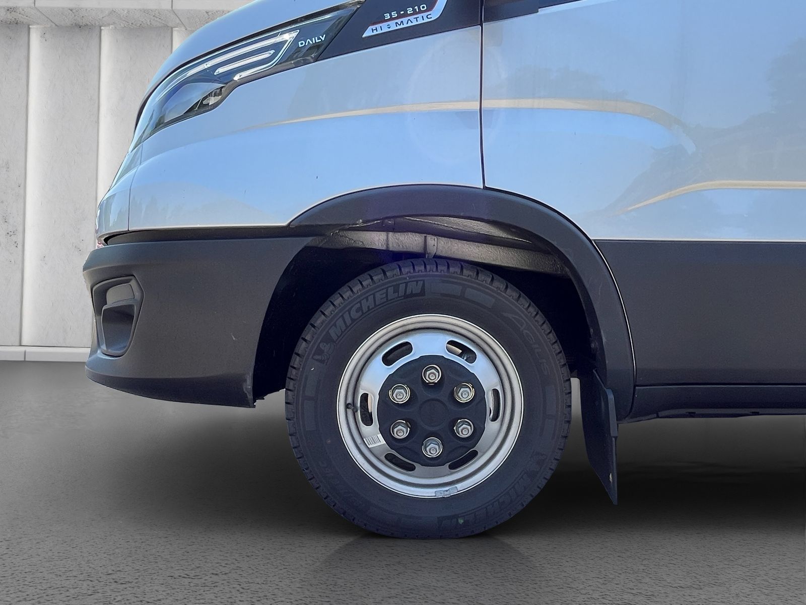 Fahrzeugabbildung Iveco Daily 35C21 210PS*Automatik*AHK*3500KG*Navi*Temp