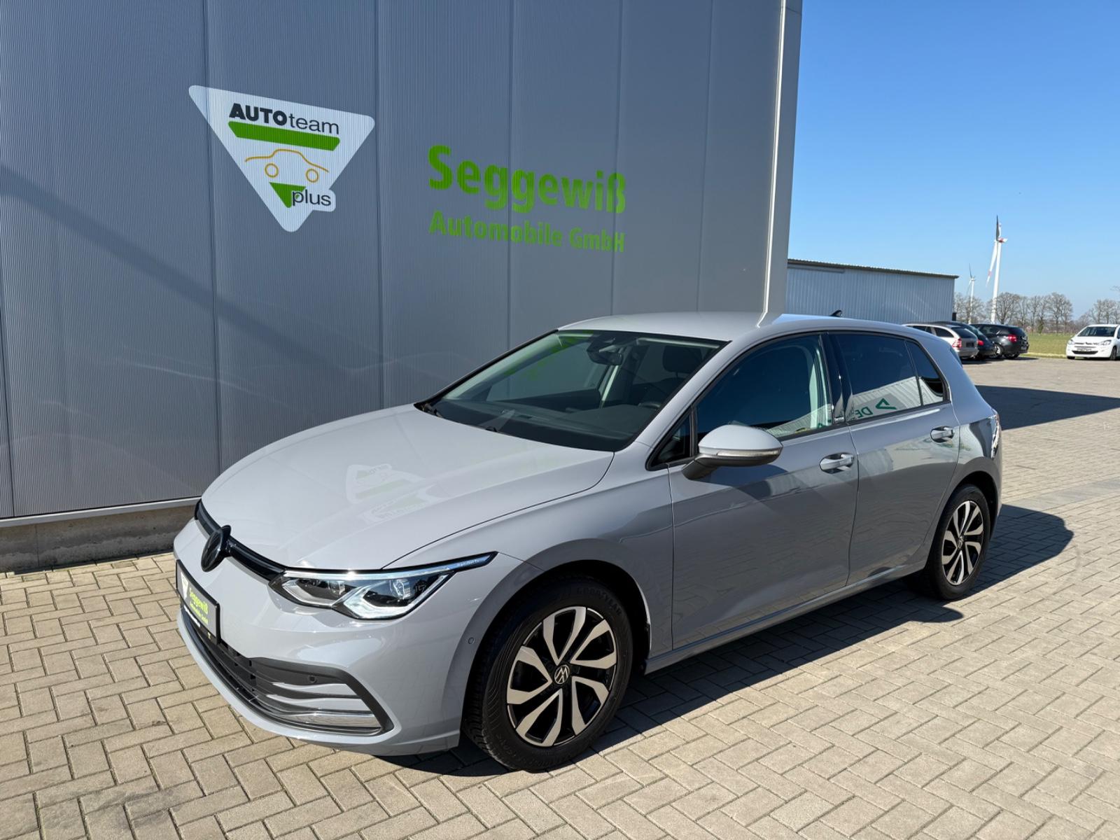 Volkswagen Golf VIII Lim. Active LED SHZ PDC Standheizung