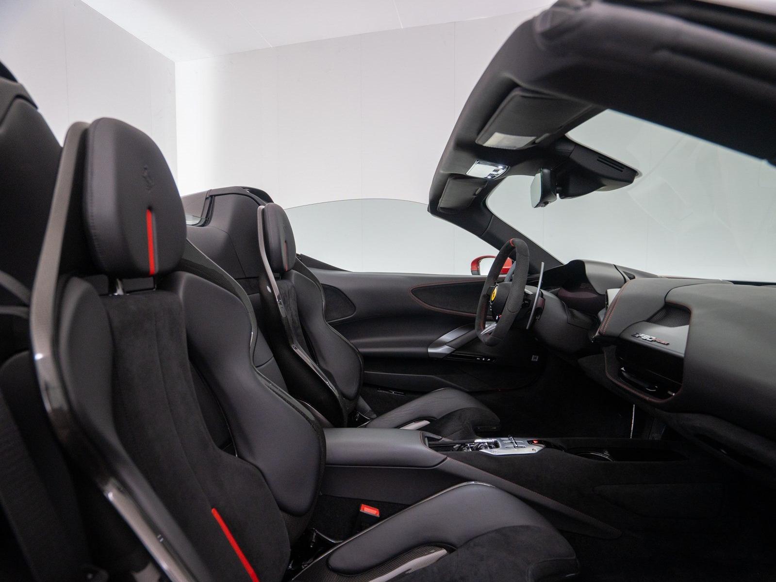 Ferrari SF90 Spider