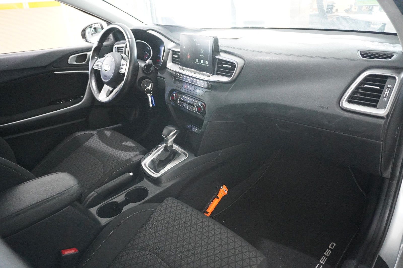 Fahrzeugabbildung Kia cee'd SW 1.6 CRDI 7-DCT DYNAMIC NAVI/LED/KAMERA