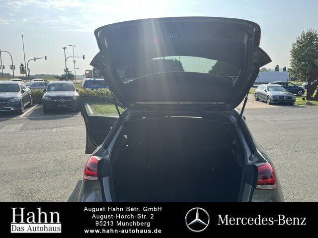 Fahrzeugabbildung Mercedes-Benz A 200 PROGRESSIVE/NIGHT/LED/PTS/NAVI/SHZ/18ZOLL