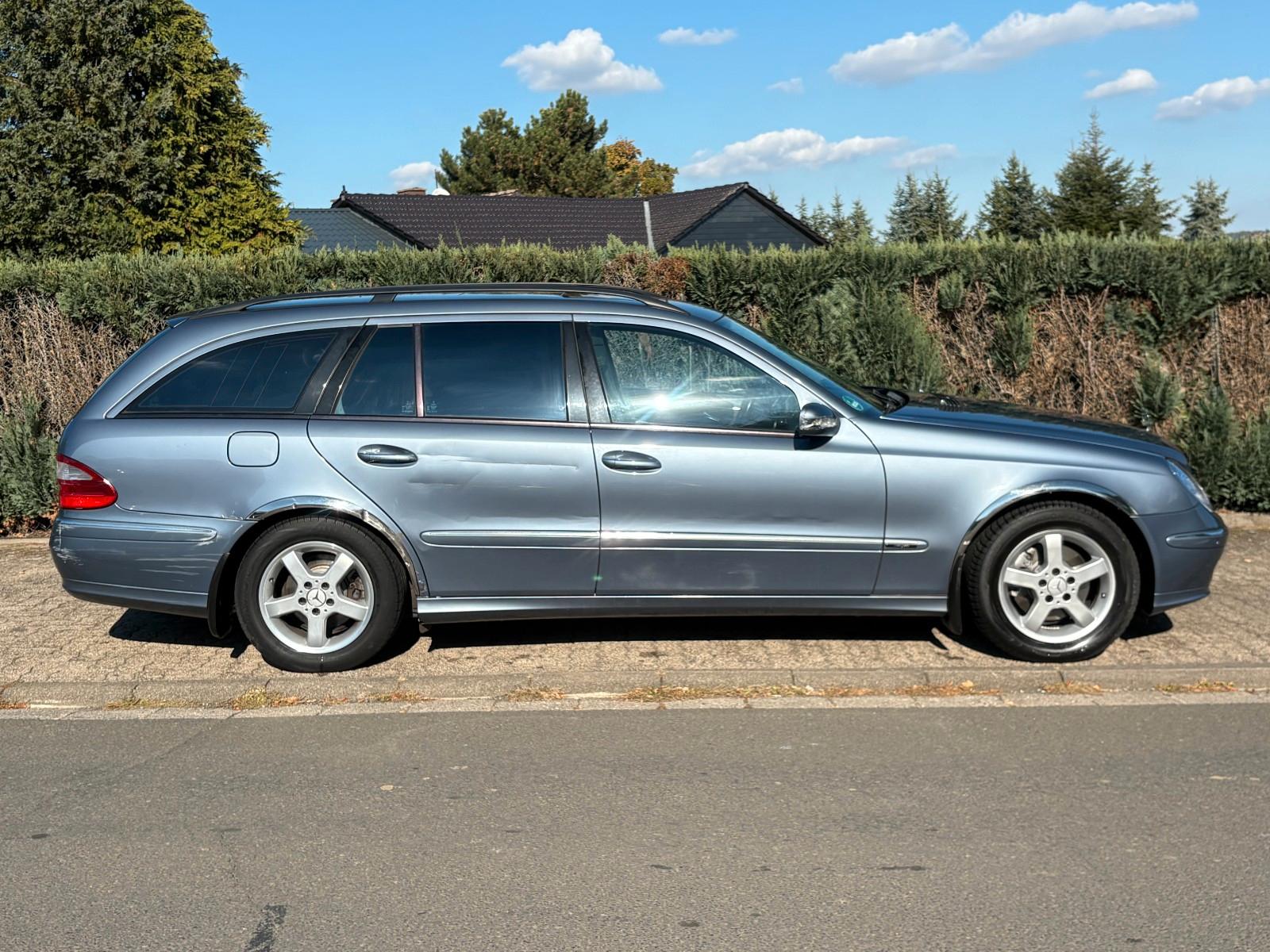 Mercedes-Benz E240 2004 — photo 7