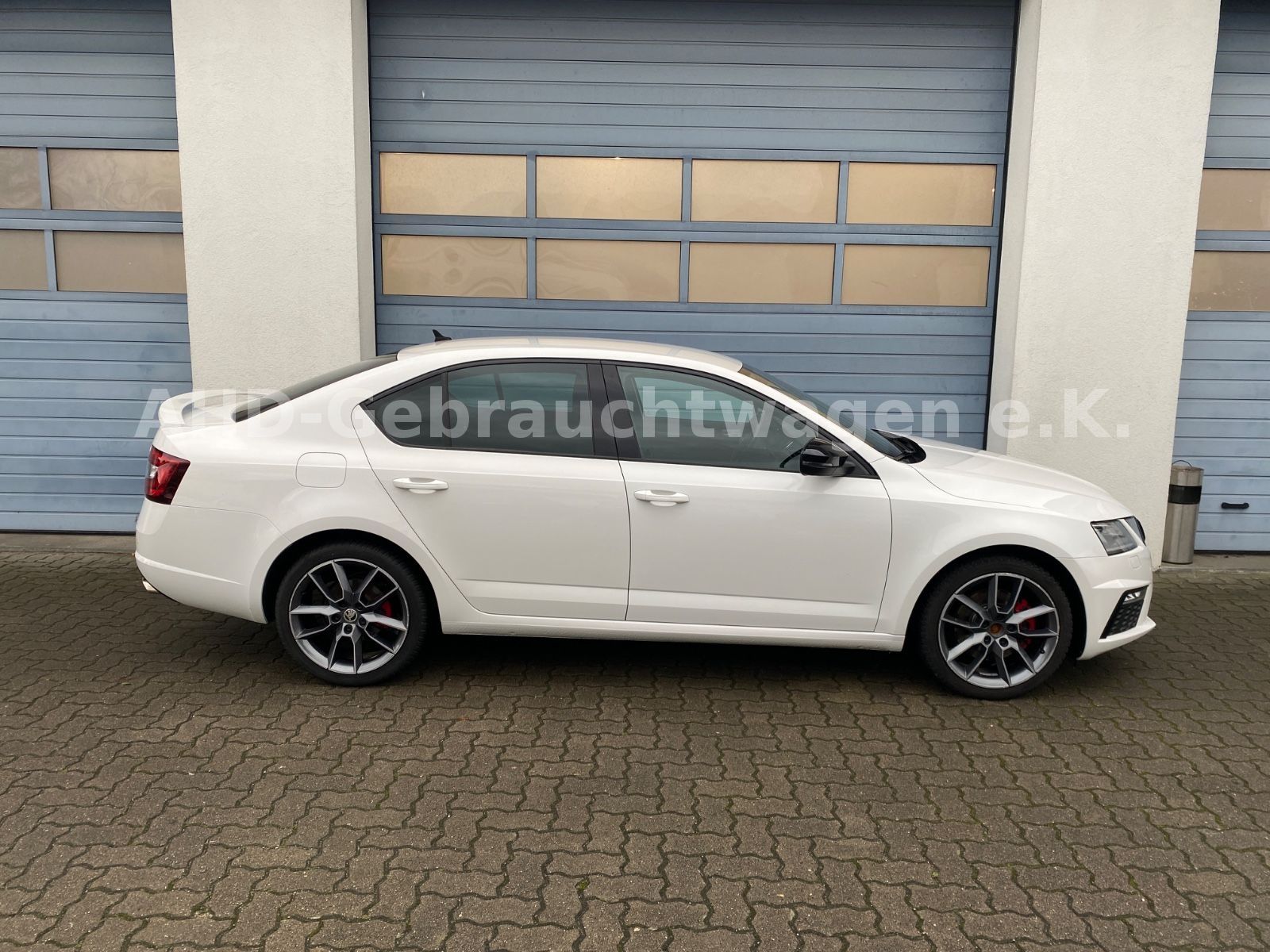 Fahrzeugabbildung SKODA Octavia Limousine RS 4x4 Challenge 2.0 TDI DSG