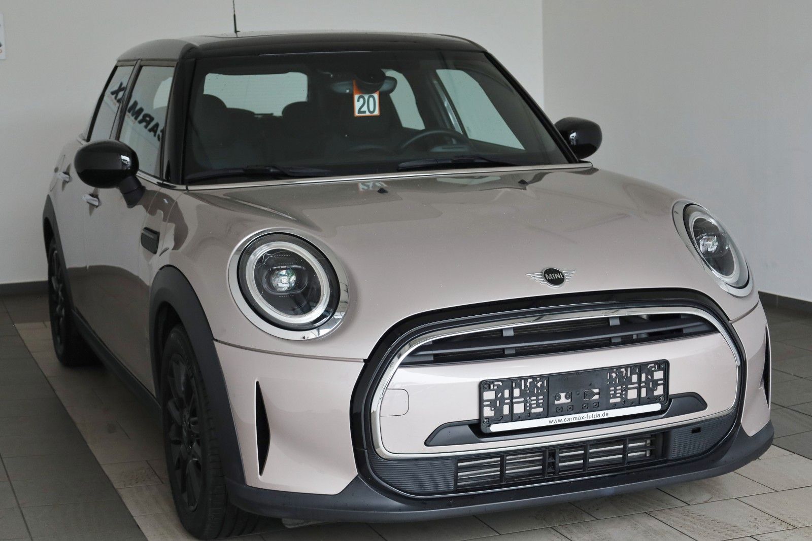 Fahrzeugabbildung MINI COOPER Mini 5-trg,Leder,Navi,Panorama,LED