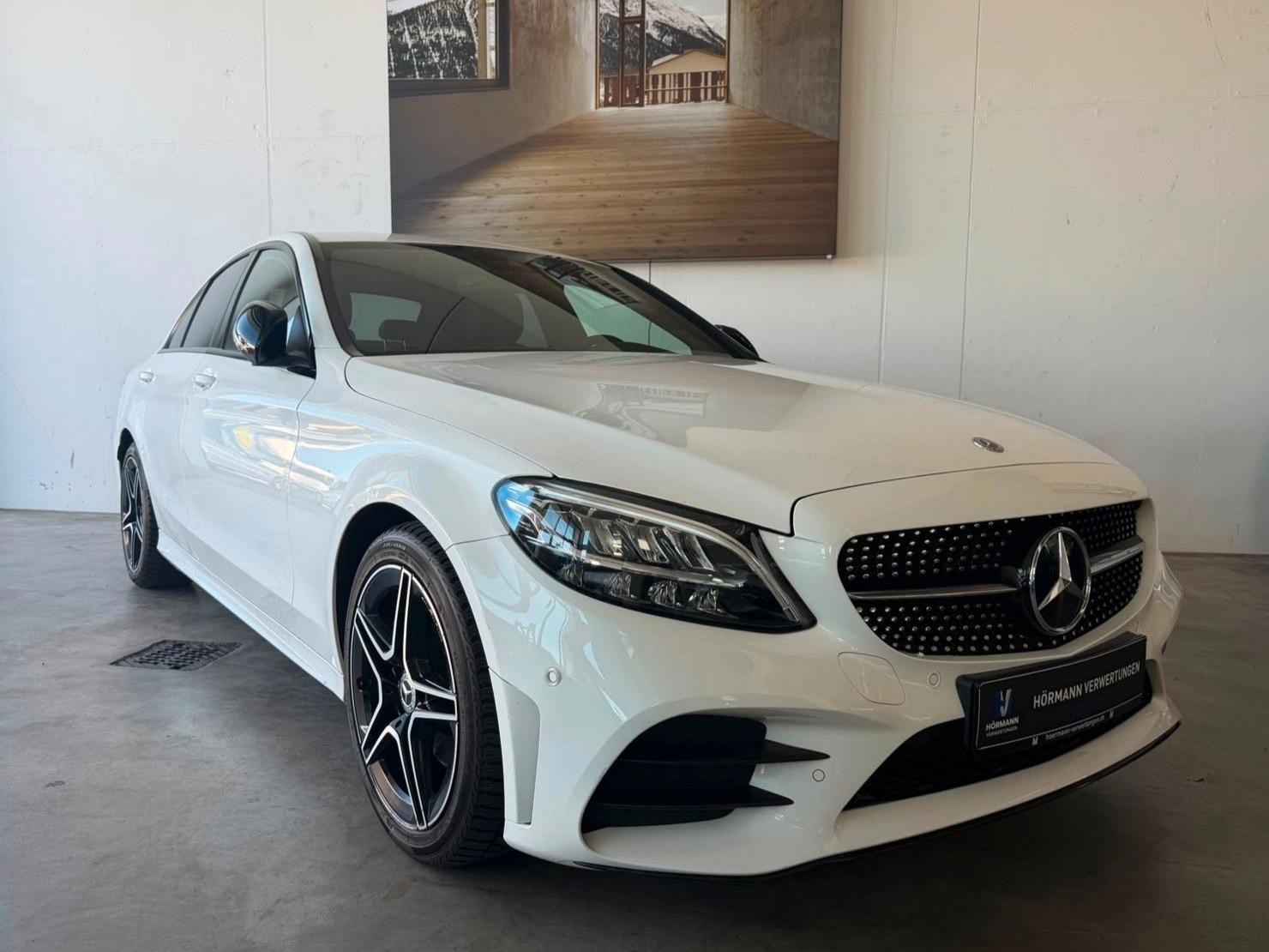 Mercedes-Benz C 180 CGI AMG-Line