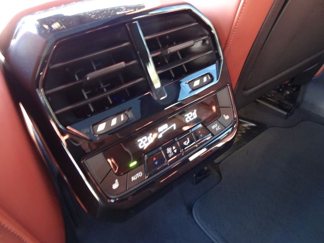 Fahrzeugabbildung BMW iX 40 xDrive Sport/1.Hd/SkyLounge/Laser/Ha/Ka