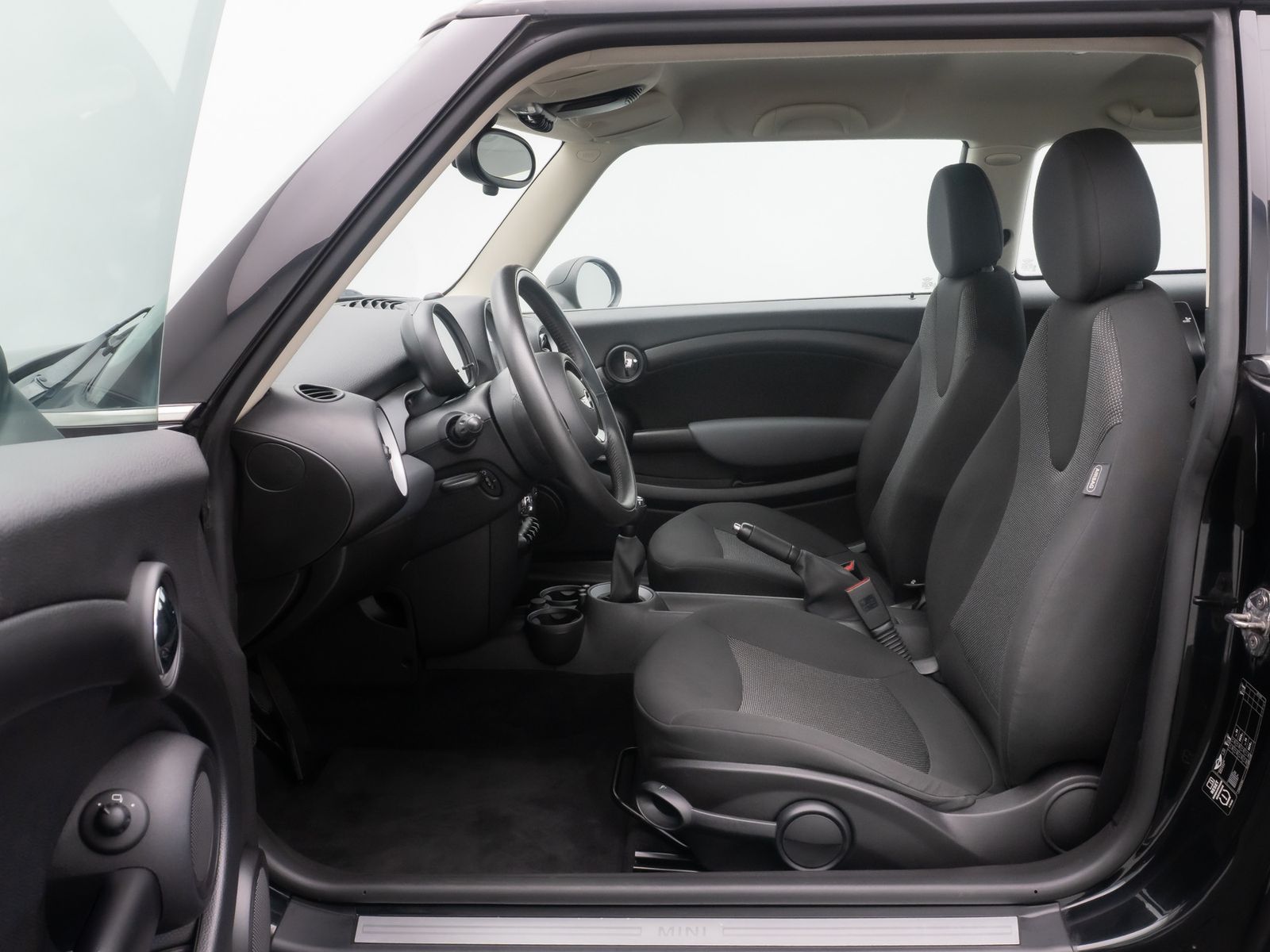 Fahrzeugabbildung MINI One Clubman Pepper PDC CD Bordcomputer Nebelsch