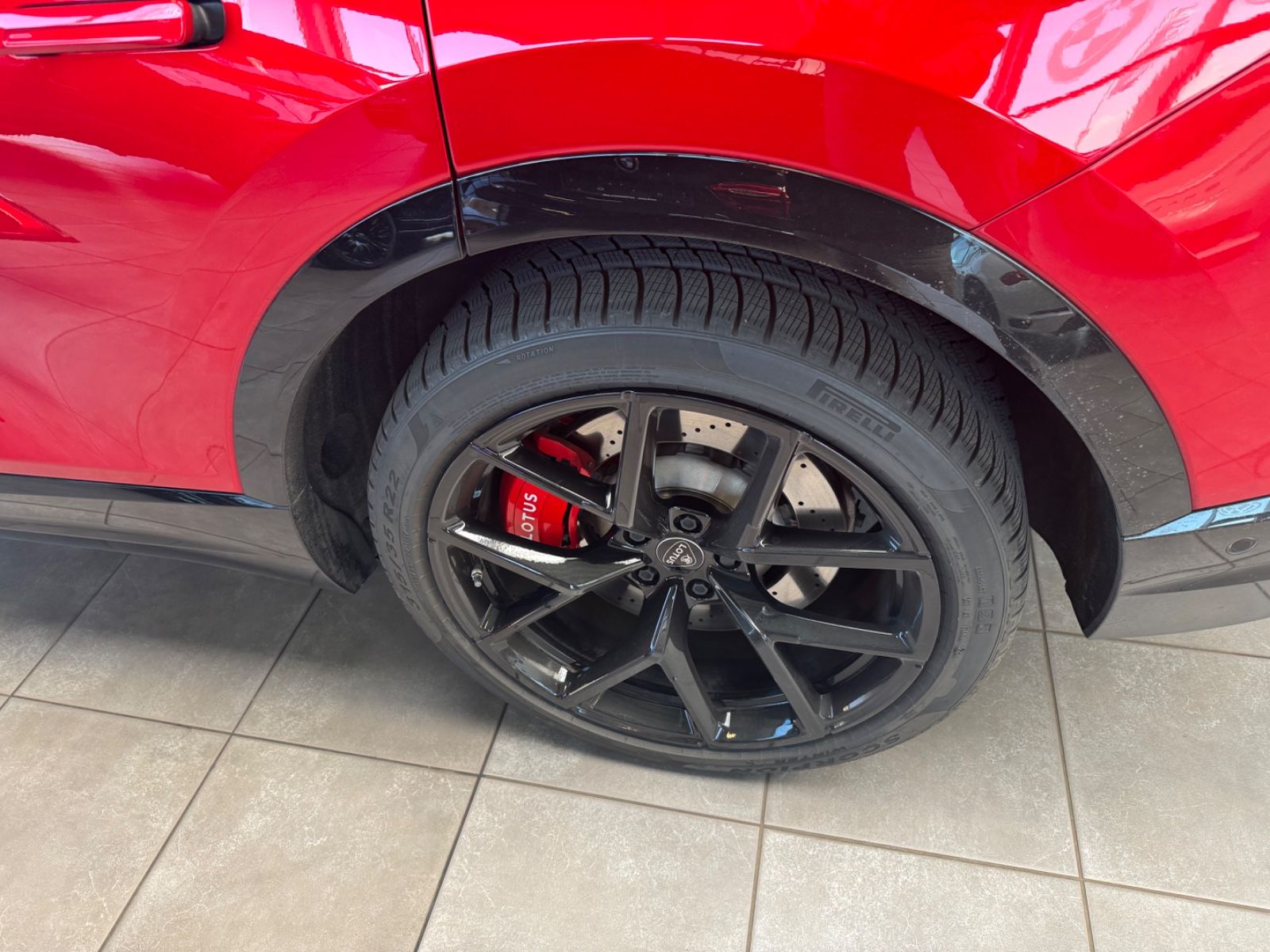 Fahrzeugabbildung Lotus Eletre EDS 450 S 4WD Executive Seat 112 kWh