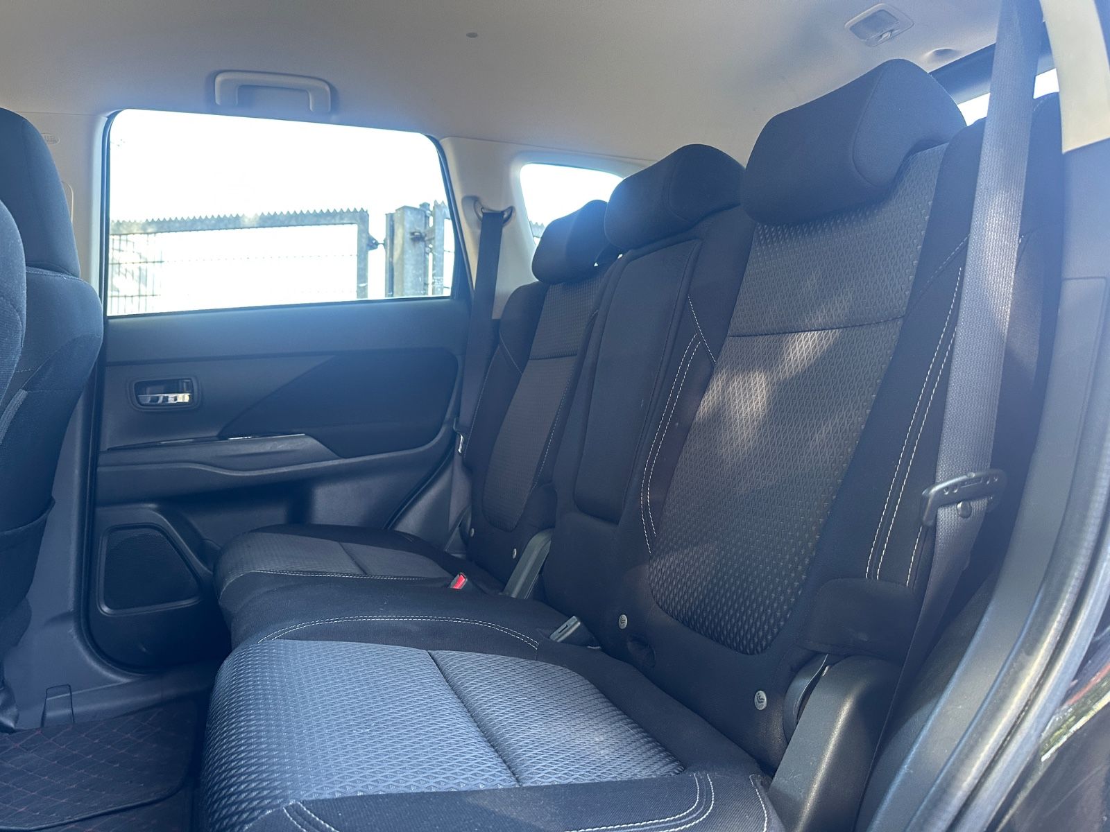 Fahrzeugabbildung Mitsubishi Outlander PHEV4WD*LED*TEMPO*CAM*PDC*SHZ