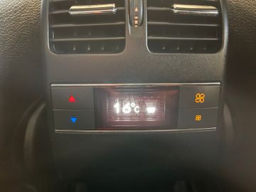 MYAUTOCENTER – Gebraucht- und Jahreswagen mit Werkstattservice in Pfaffenhofen Mercedes-Benz GLK 350 4Matic *Sport-Paket*Xenon*Navi*Klima*