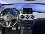 Mercedes-Benz B 180-Automatik-Navi-1.Hand-Line - mit Diesel-Antrieb: Braun, Limousine