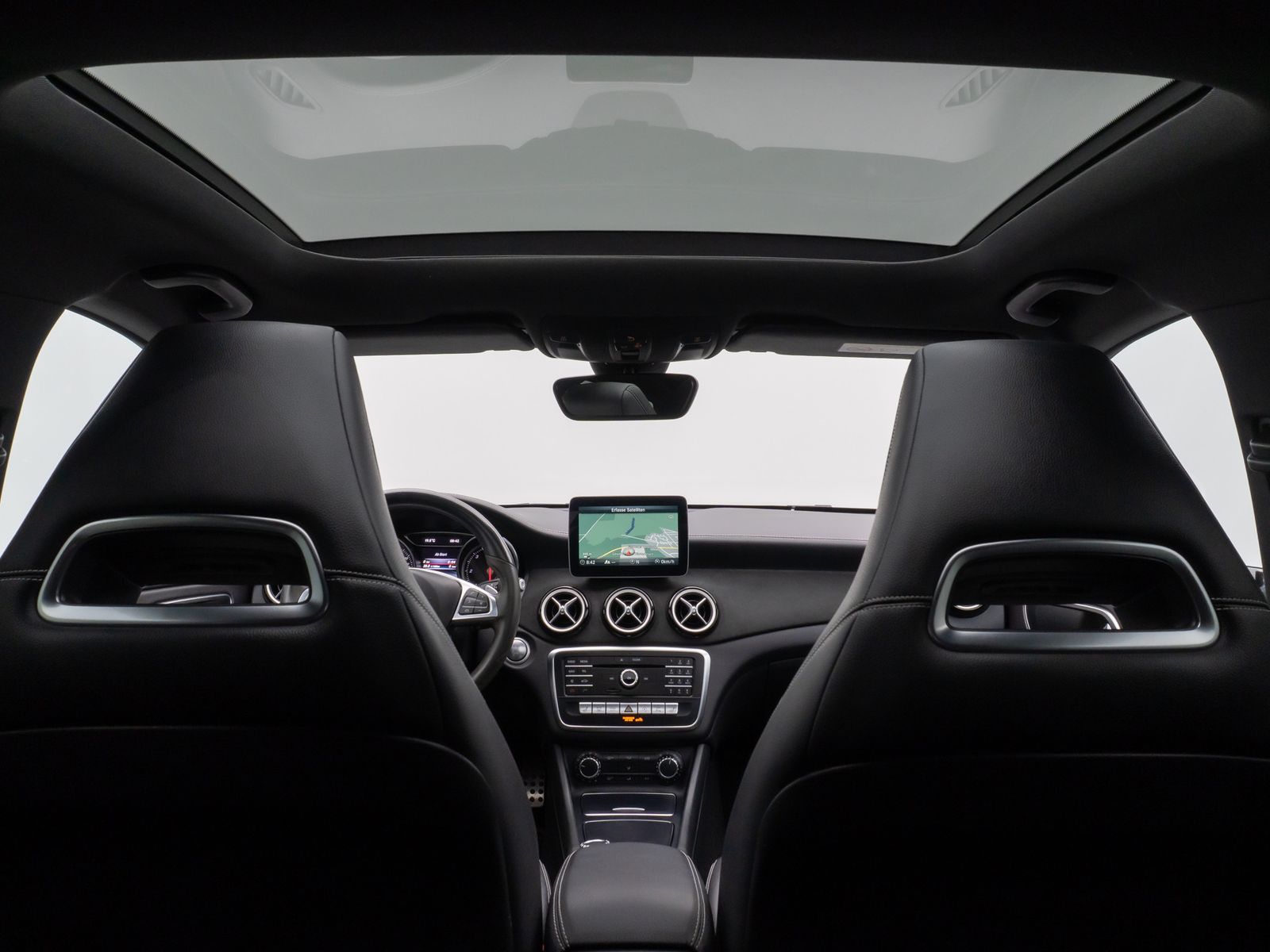 Fahrzeugabbildung Mercedes-Benz CLA 220 Shooting Brake /d 4Matic AMG Pano Standh