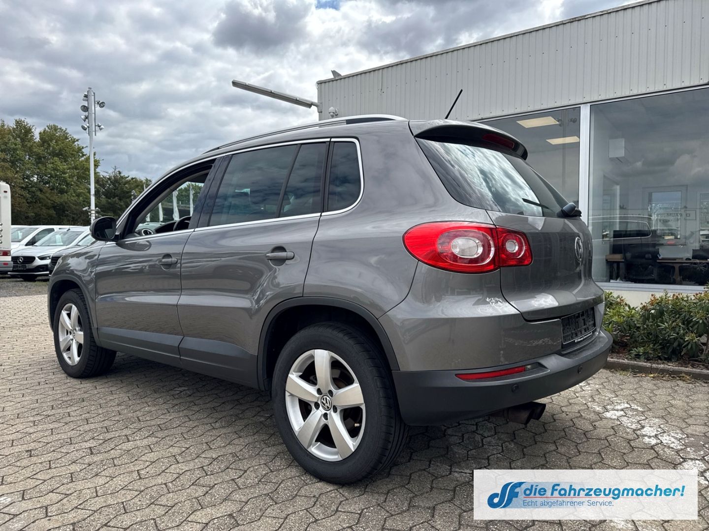 Fahrzeugabbildung Volkswagen Tiguan Sport & Style 4Motion El. Panodach *EXPO
