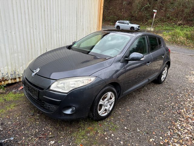 Renault Megane III Lim. 5-trg. Dynamique Panorama