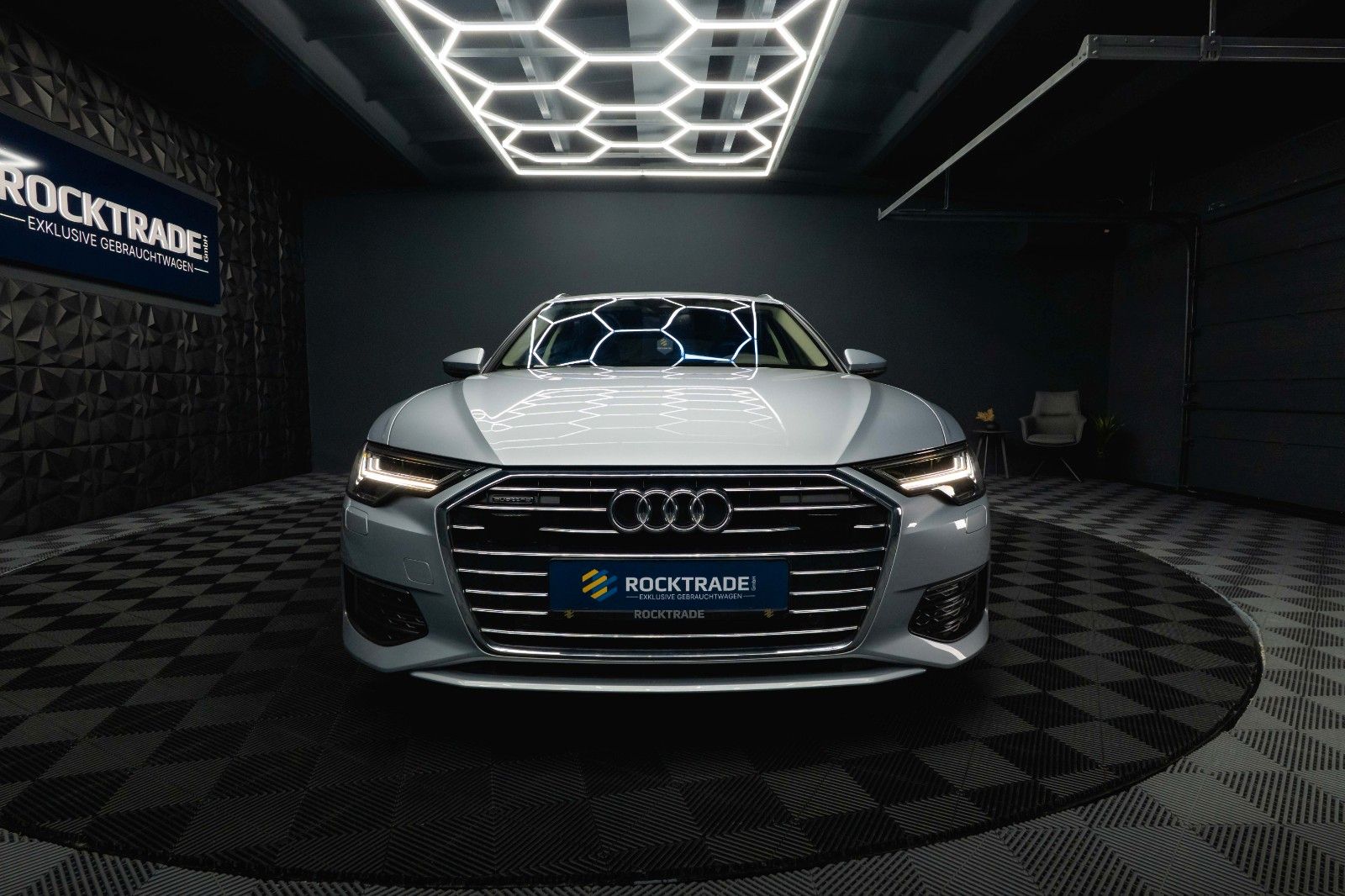 Fahrzeugabbildung Audi A6 Avant 50 TFSIe quattro SportDesign*Matrix*ACC