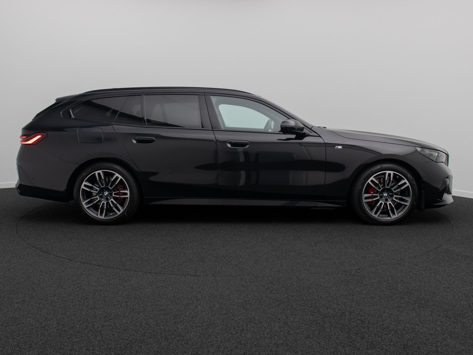 Fahrzeugabbildung BMW 520d M Sport 360&deg;H/K Alarm DAB HUD Bel&uuml;ftung 19"
