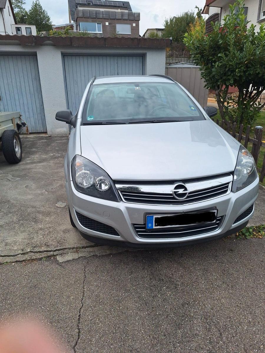 Opel Astra 2010 — engine 110 HP (81kW)