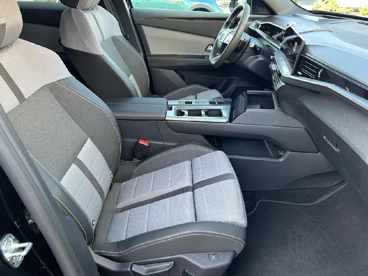 Fahrzeugabbildung Opel Grandland 1.2 48V Mild-Hybrid 100 kW GS