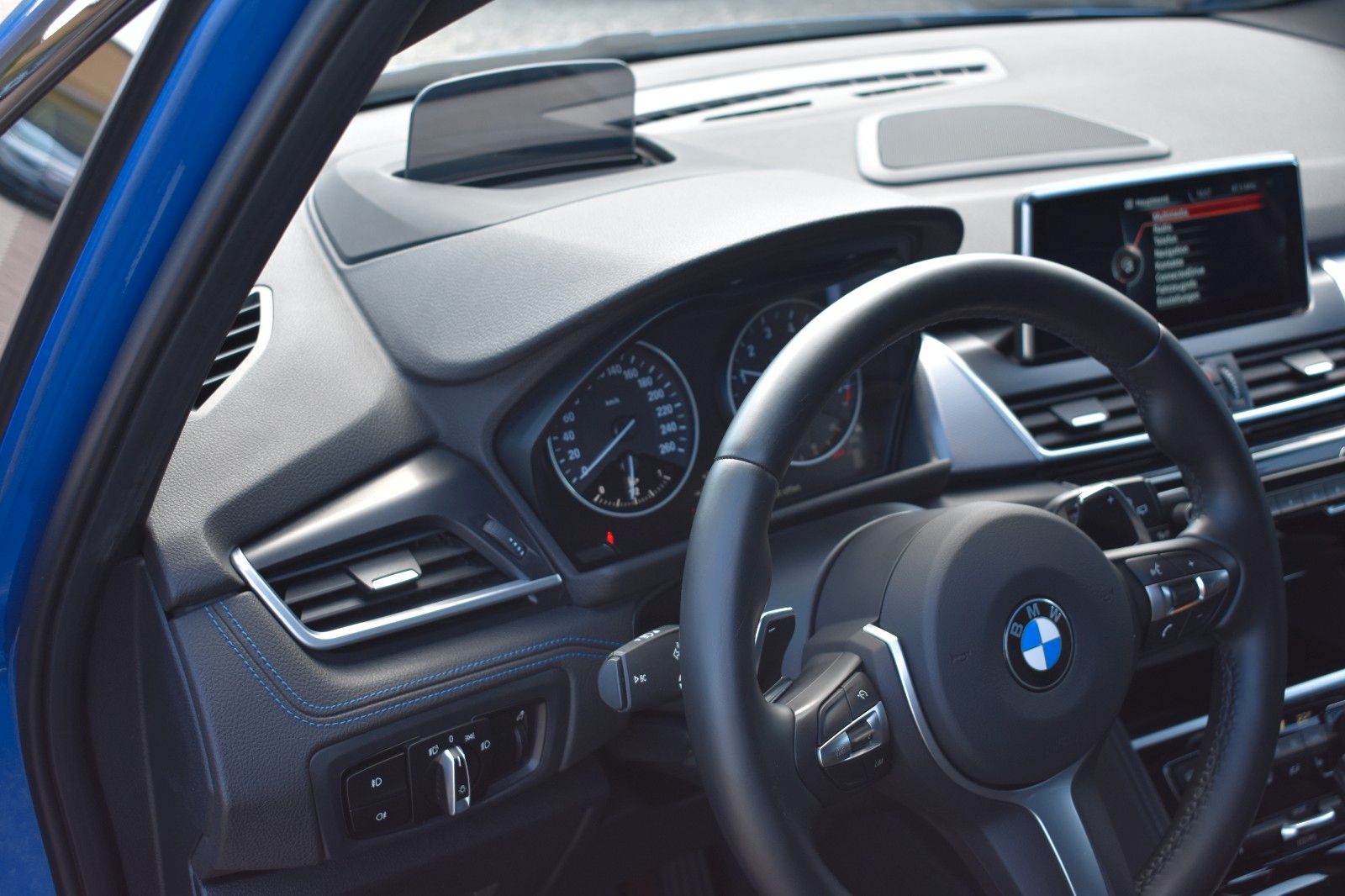 Fahrzeugabbildung BMW 220i Active Tourer M Sport HUD DAB Memory Kamera