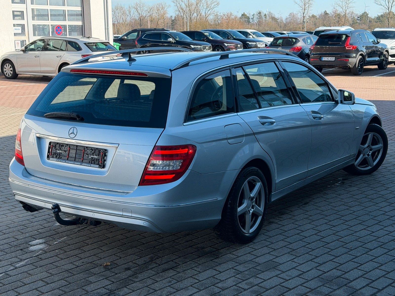 Fahrzeugabbildung Mercedes-Benz C180 CGI AVANTGARDE *Klima*Sitzhzg*AHK*PDC*USB*