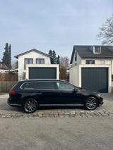 Volkswagen Passat Variant 2.0 TDI SCR 176kW DSG 4MOT Hi... - VW Passat Variant Gebrauchtwagen in München