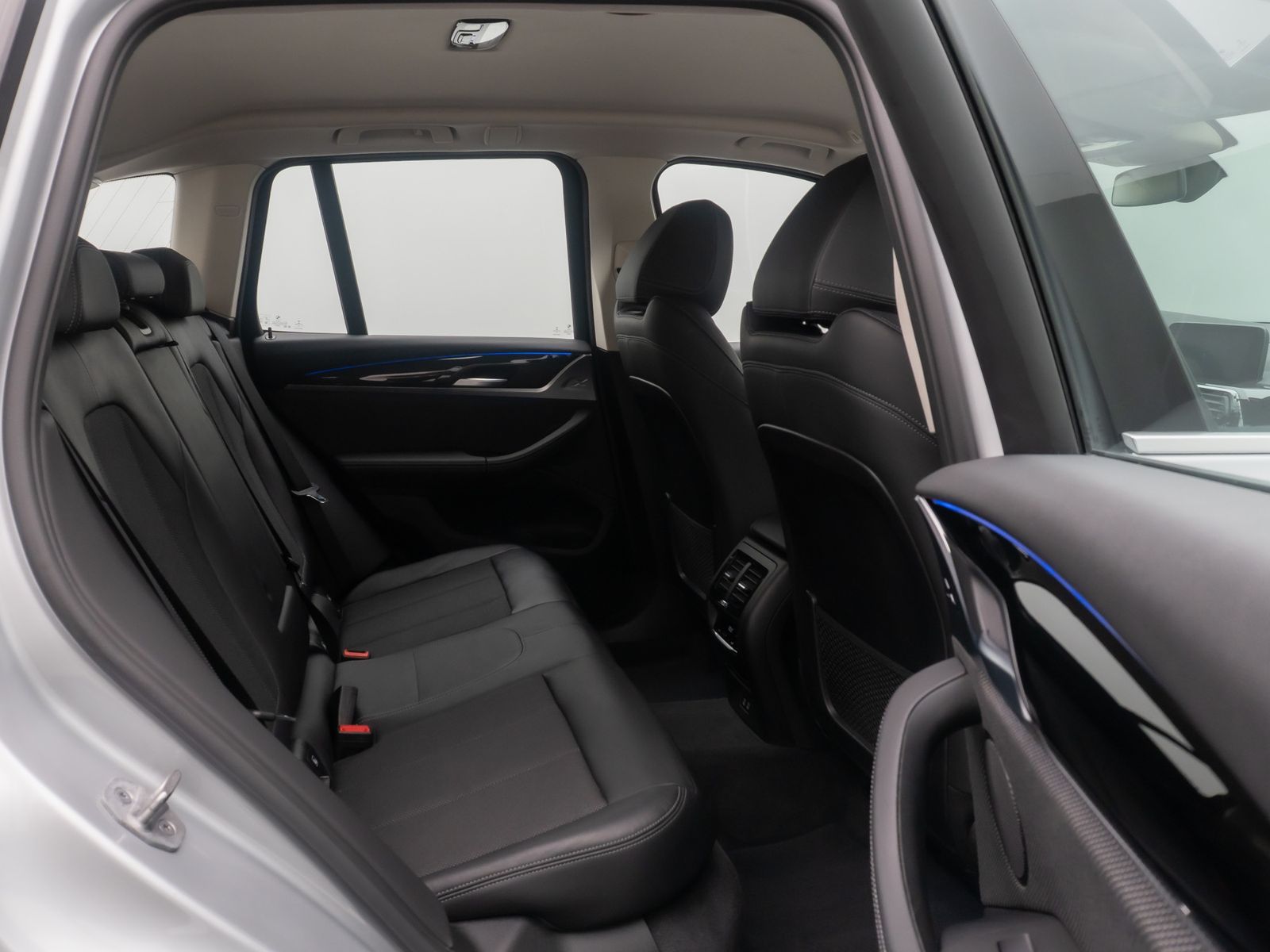 Fahrzeugabbildung BMW X3 xD20d  xLine Kamera DAB CockPit+AHK Sport 20"