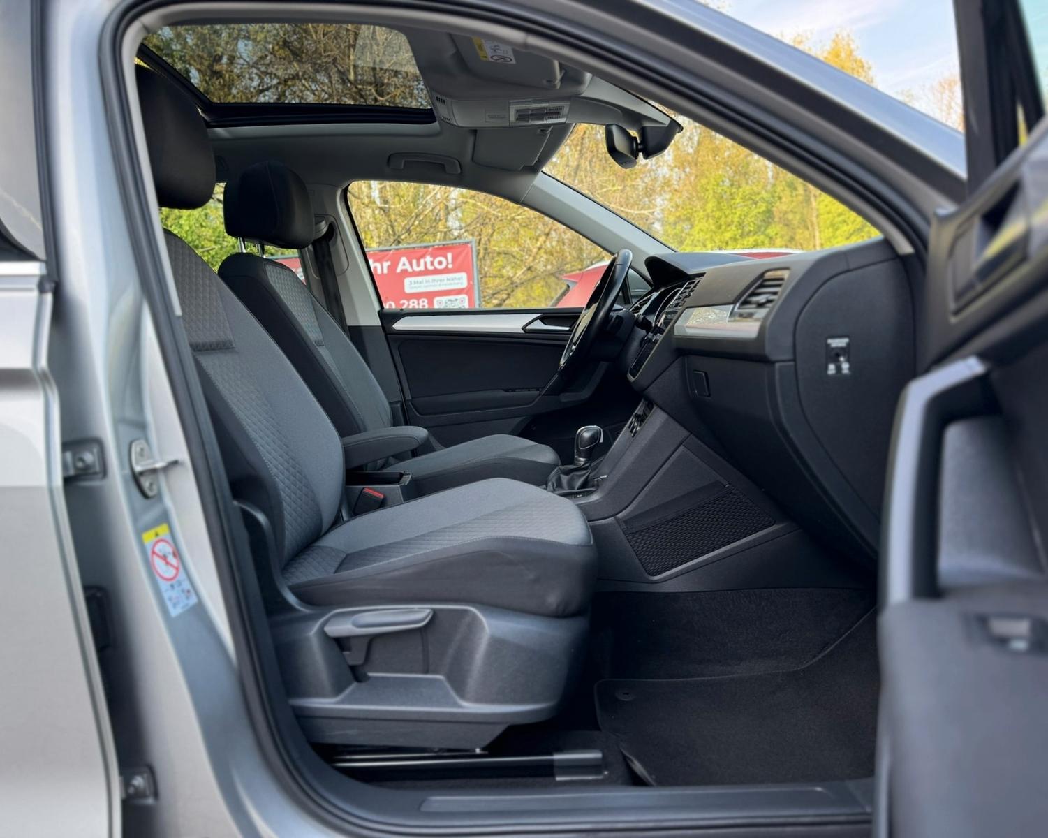Volkswagen Tiguan R-Line 4Motion/1.HAND/LED/PANO/SCHECKHFT