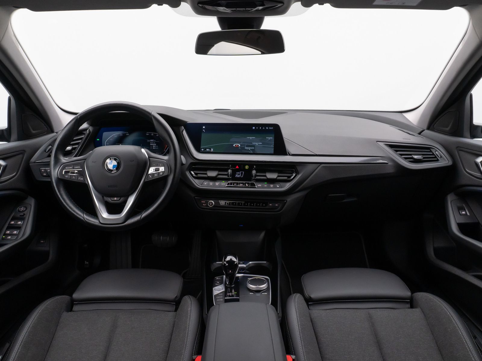 Fahrzeugabbildung BMW 118i Sport Line DAB HiFi Lenkrhz Fernlichtassist