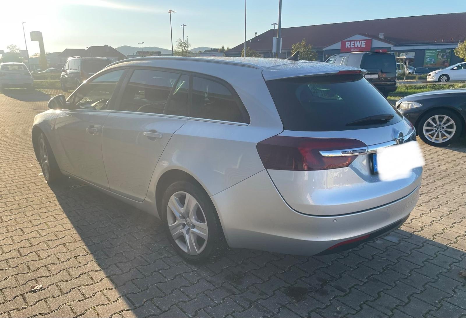 Opel Insignia 2015 — двигун 1.956 cm³, 131 HP (96kW)