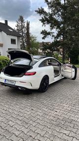 Mercedes-Benz E 300 Autom. - Designo Paket, Amg-Line, Vollaust - Mercedes-Benz E 300 in Frankfurt (Main)