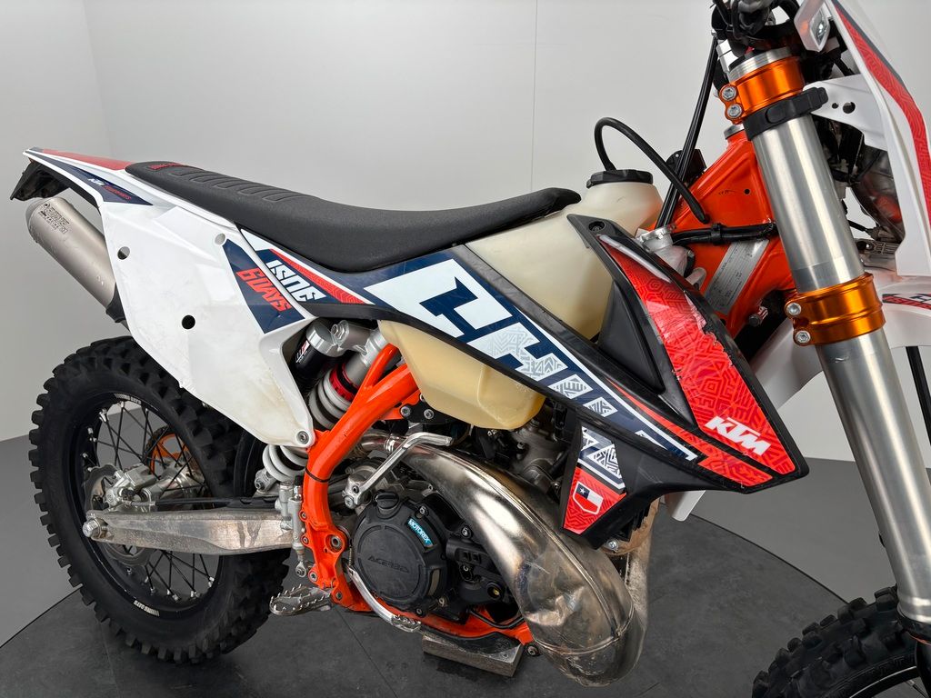 Fahrzeugabbildung KTM 300 EXC SIX-DAYS *EXCEL RÄDER *38,7 H *2.HAND