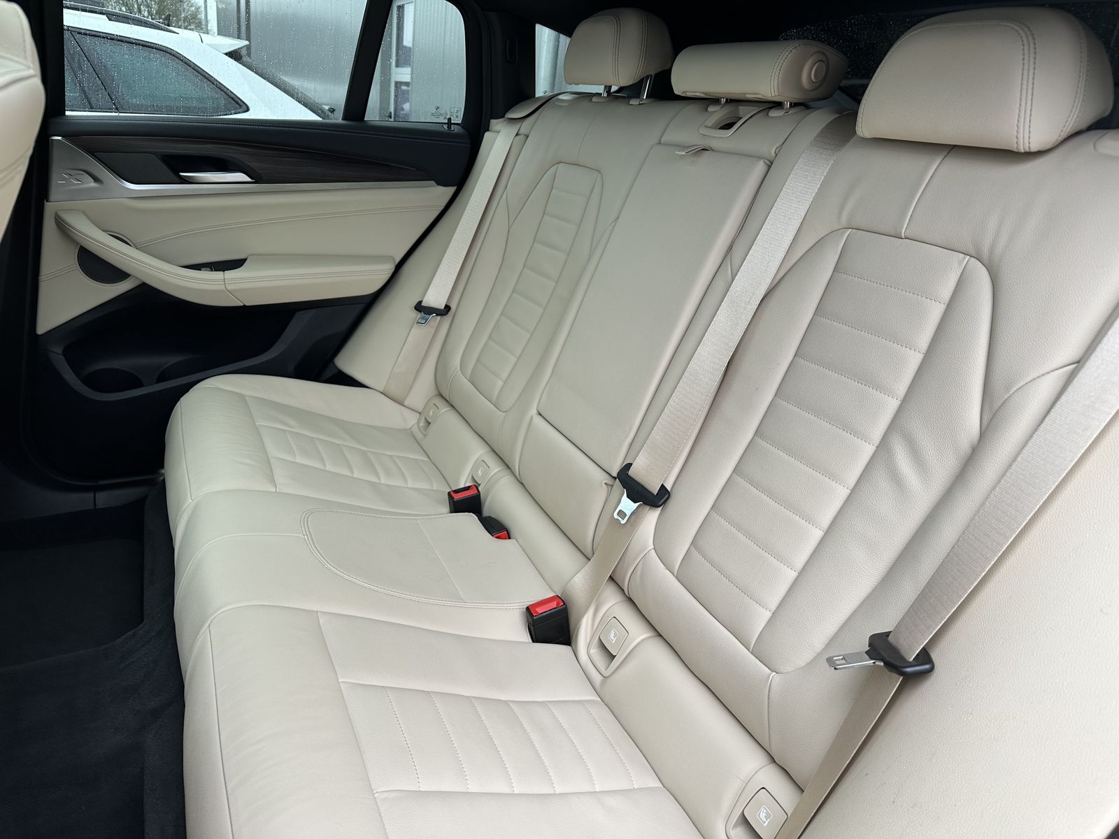 Fahrzeugabbildung BMW X4 M40d NAV+LED+HEAD-UP+PANO+360°+H&K+STANDHEIZU