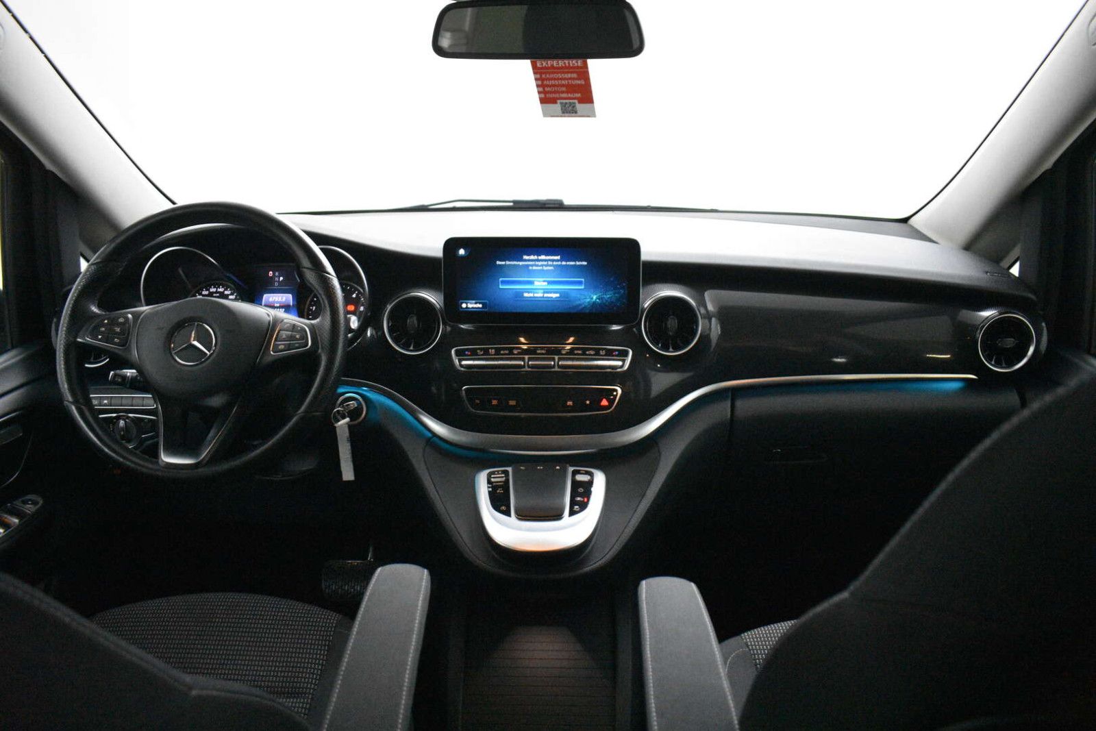 Fahrzeugabbildung Mercedes-Benz V300d 4Mat Edit Extralang AMG 19"+NIGHT+AHK+LED+
