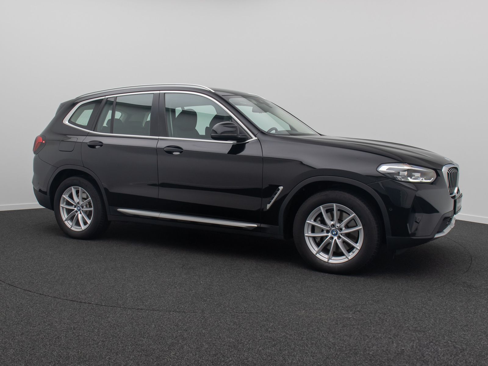 Fahrzeugabbildung BMW X3 xD30e Sport HUD DAB Kamera AHK Alarm 18Zoll