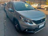 Peugeot 2008 BlueHDi 100 S&S Black Matt - mit Diesel-Antrieb: Grau, Matt