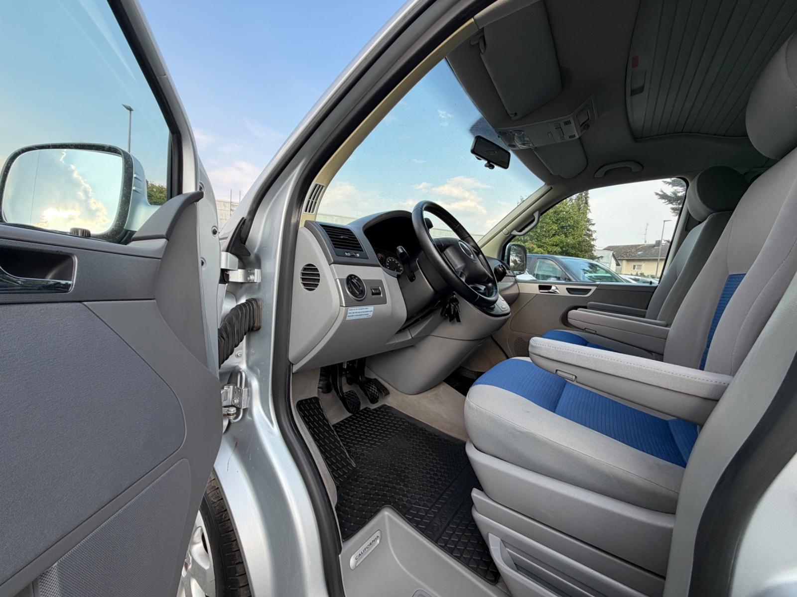 VOLKSWAGEN T5 CALIFORNIA COMFORTLINE 2.5 TDI 174ch BVM Sièges chauffants Toit relevable