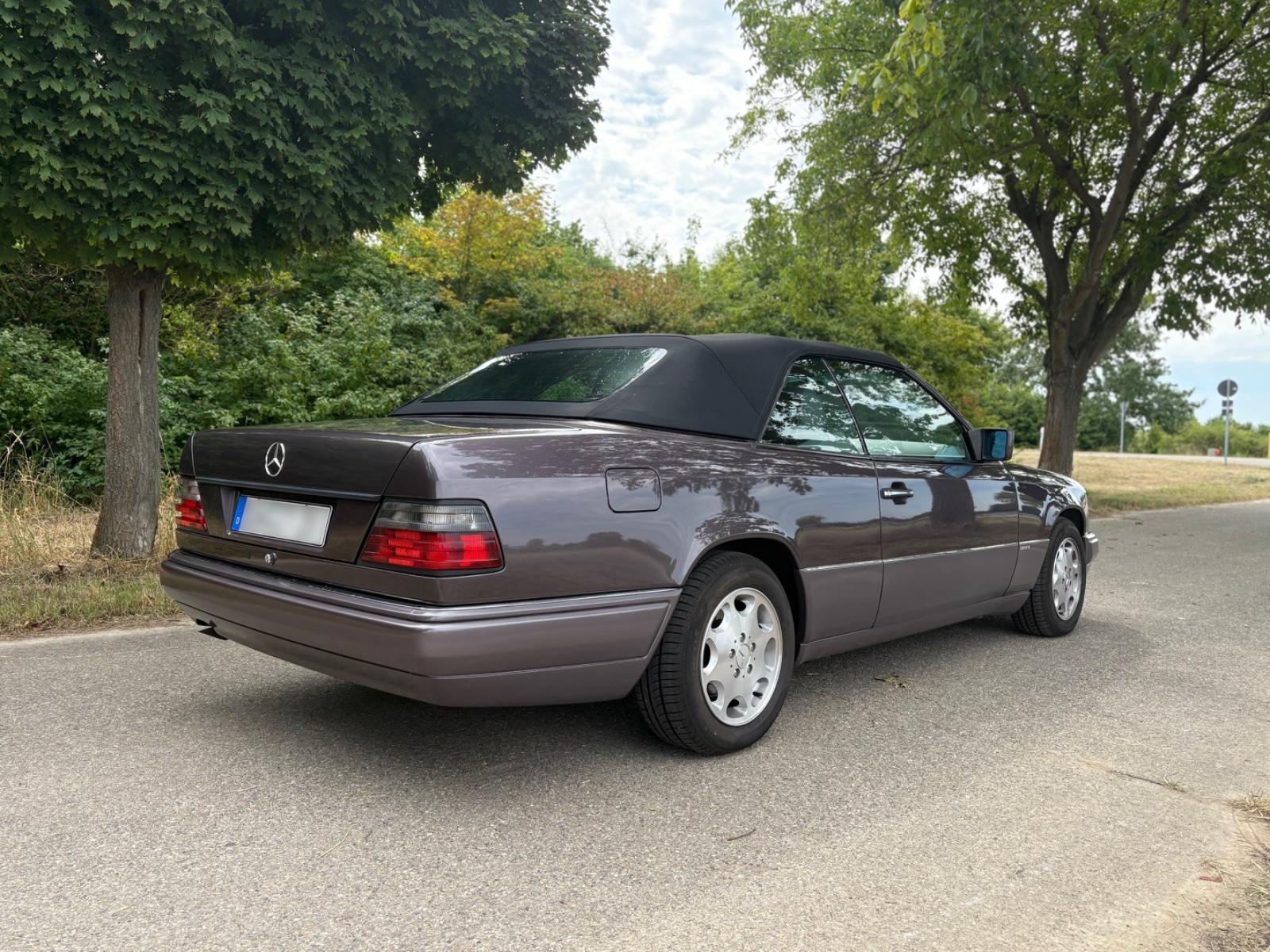 Mercedes-Benz Liebhaberfahrzeug Mercedes Benz E 220 Cabriolet