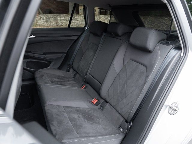 Golf VIII Variant Style TDI DSG Matrix ACC Lenkr